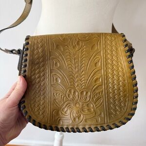 Patricia Nash Women Floral Tooled Leather Crossover Purse Green Boho Casual